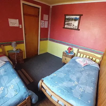 Hospedaje Independencia Y Camping Punta Arenas Exterior foto